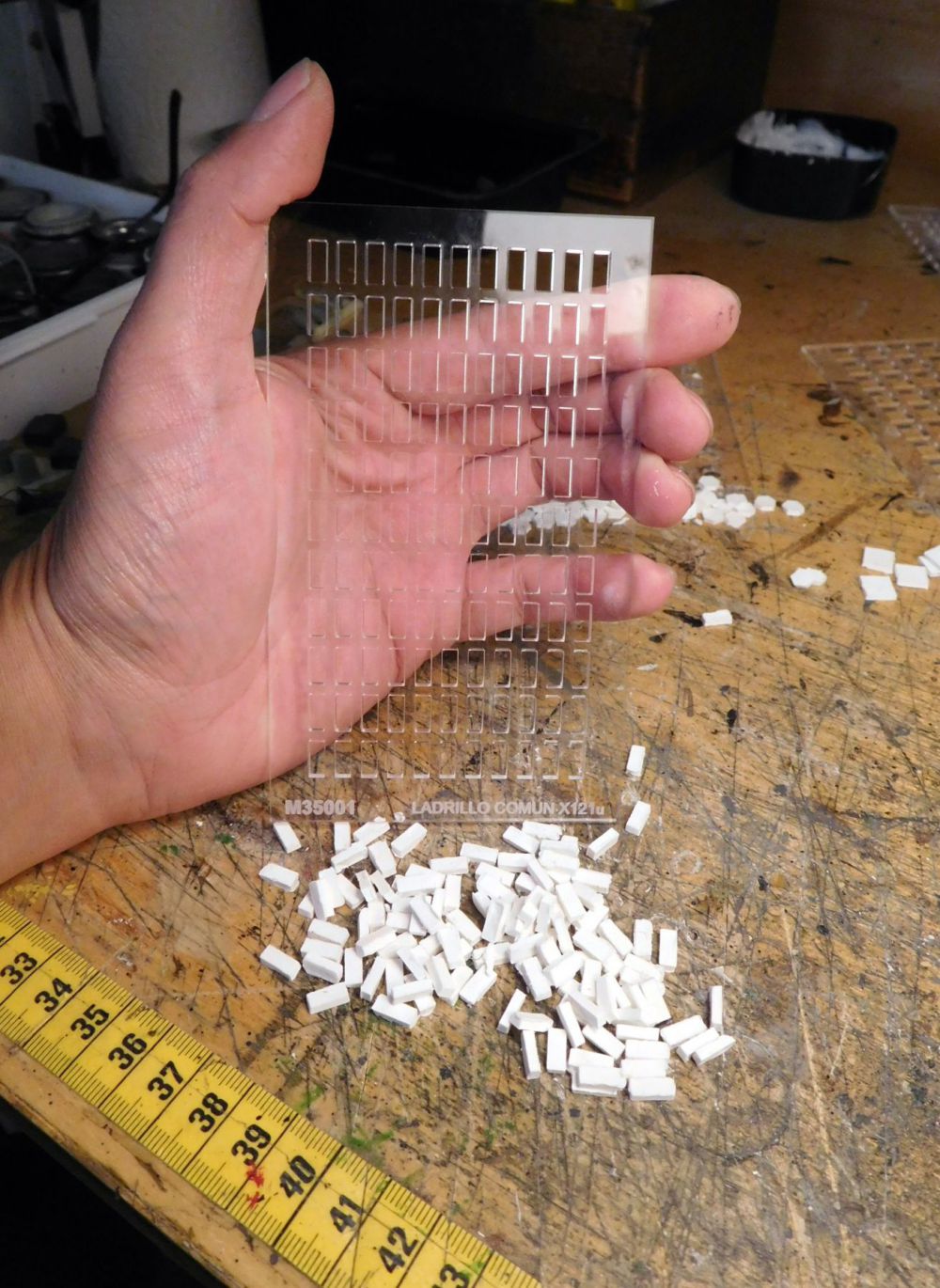 Silicone mold form for 100 miniature bricks 1:35 