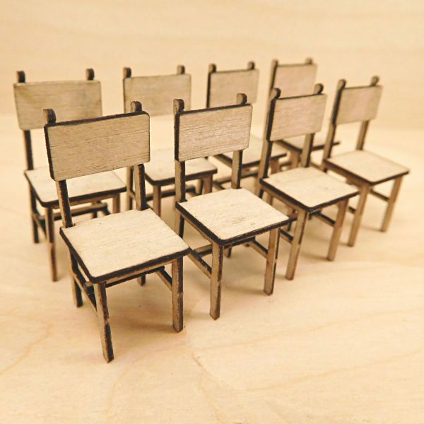<p>This set contains parts to assemble 8 chairs, plus 1 MDF assembly-jig to help align the chairs' legs.<br />
<br />
Design © : Lucas Gargoloff.</p>
