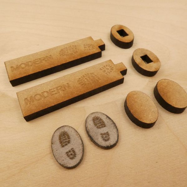 <p>This set contains lasercut parts to assemble a pair of 1:35 bootprint-stamps. Each stamp consists of a 3-part MDF handle and a rubber pad featuring a sharply cut bootprint.<br />
<br />
They work well with acrylics, enamels, pigments and oils.<br />
<br />
There are 4 different patterns available;<br />
this is pattern "Modern War type A".<br />
<br />
Use PVA-glue to assemble the MDF base,<br />
then attach the stamp to this constructed base using contact- or CA-glue.</p>
